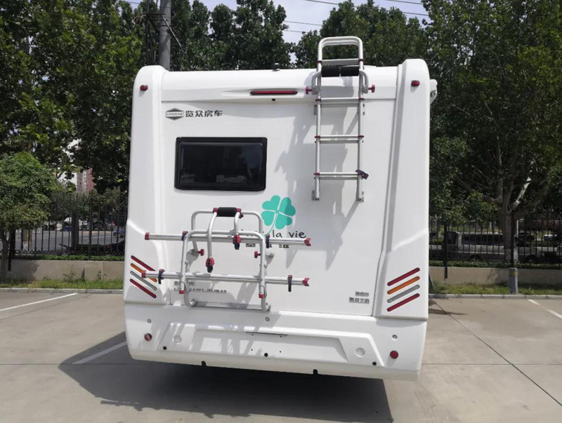 過幾天沈陽特?zé)狒[，這么多房車