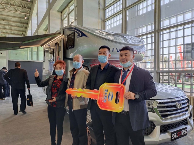 從這選房車的顧客怎么這么多？