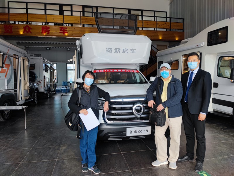 炮營集合，連看自由炮房車
